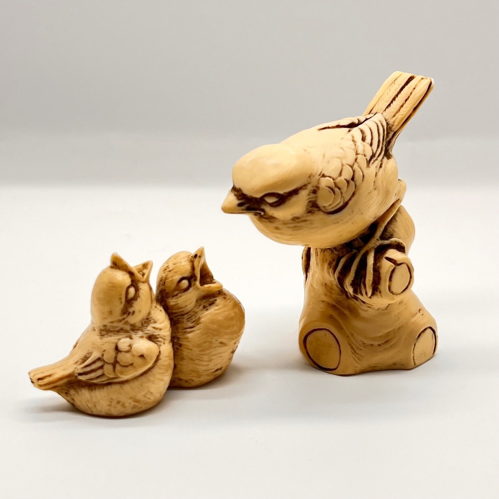 Vintage Resin Mamma Bird Feeding Baby Birds Figurine Set Woodland Cottagecore